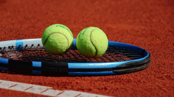 Ténis ATP/WTA: Medvedev regressa aos títulos e a corrida para as Finais aquece